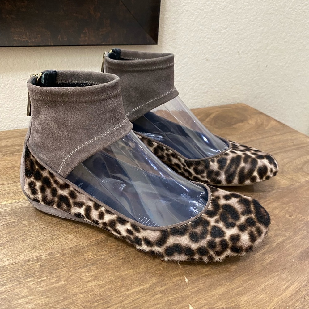 Baldan Grey Snow Leopard Print Pony Flat W/ Ankle Closure Women’s EU Sz 36 /US 6